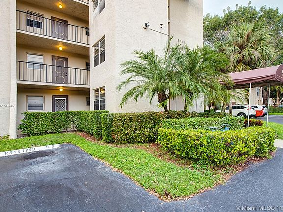 2nd image of 9325 Lagoon Pl APT 102