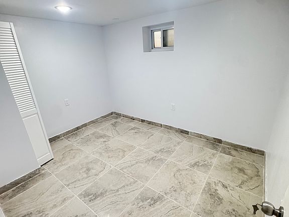 5th image of 83 W 14th St