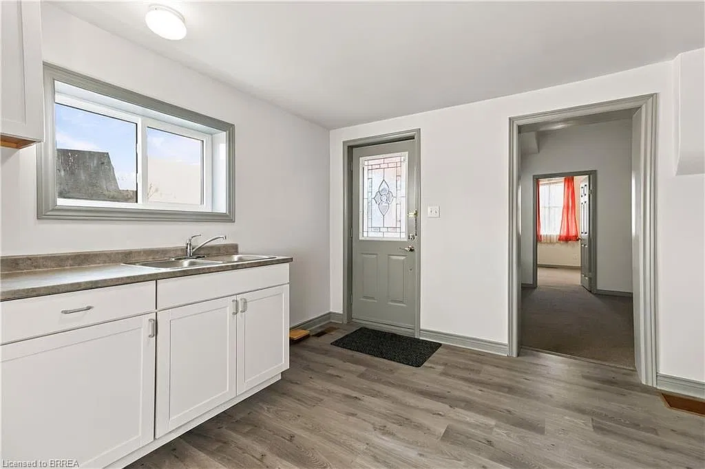 2 bed, 1.0 bath, 603 sqft, $1,650 — Photo 3