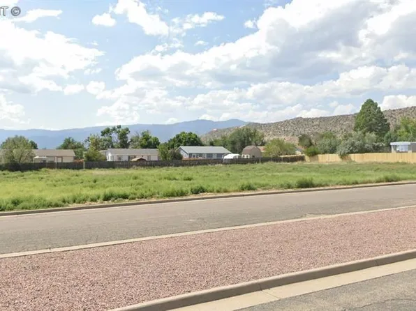 810 Raintree Blvd, Canon City, CO 81212