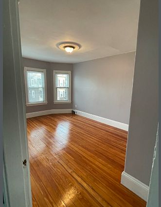 1st image of 35 Edson St APT 1