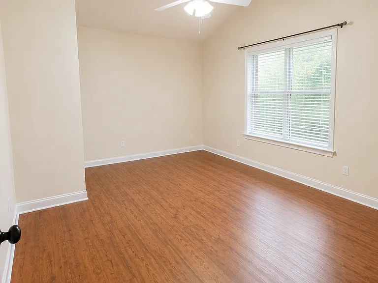 10295 Medridge Cir — Photo 9