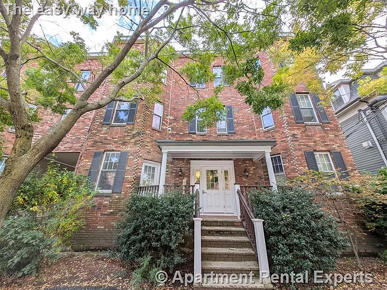466 Green St — Photo 10