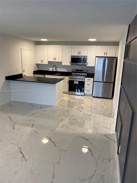 3550 NW 8th Ave APT 616, photo 6