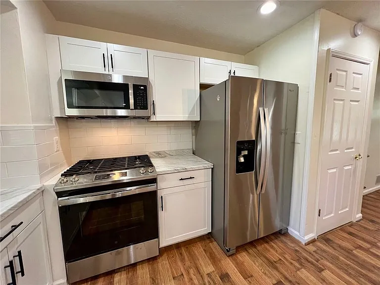 4005 Shallowford Rd — Photo 6