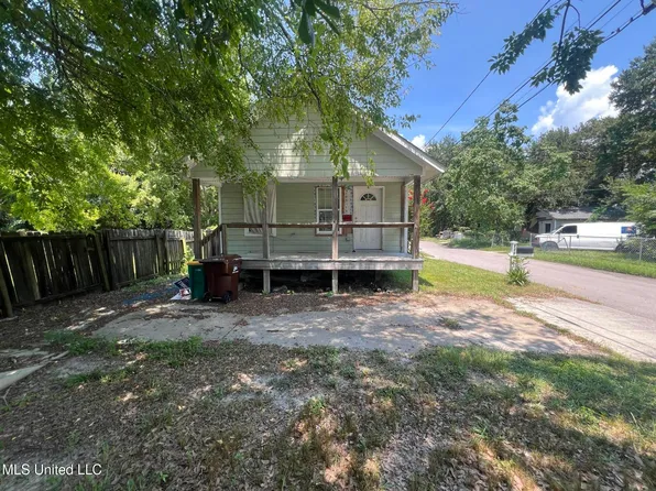 271 Ebony Ln, Biloxi, MS 39530