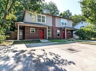 579-581 W Moan Pl, Fayetteville, AR 72703