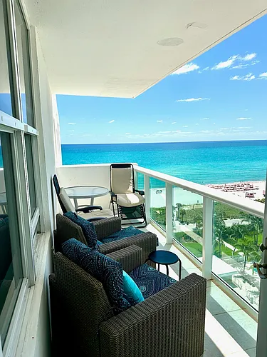 5001 Collins Ave Photo 1