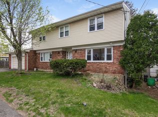 17 Barnes Dr W, Ridgefield Park, NJ 07660