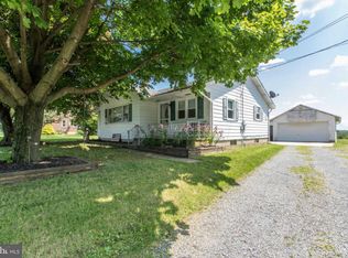 7910 Claussville Rd, Fogelsville, PA 18051