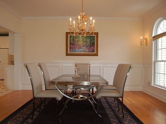 5th image of 2185 Oscar Ct