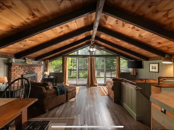 8 Merrimeeting Rd, Conway, NH 03818