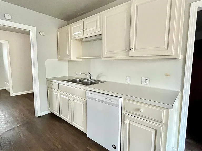 5101 Guadalupe St #A — Photo 8