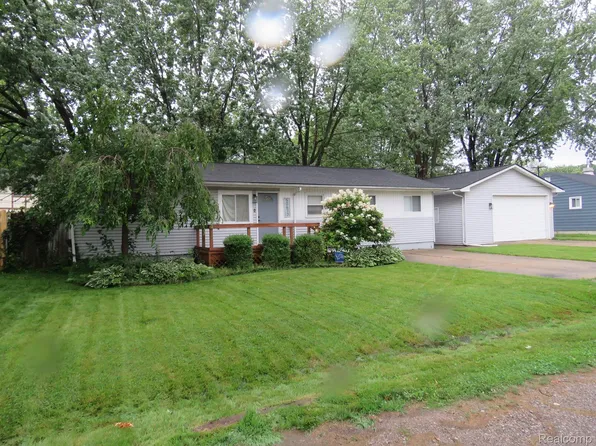 50677 Elsey St, New Baltimore, MI 48047