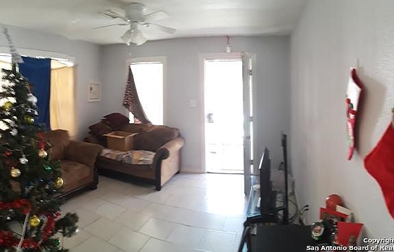 4th image of 142 Amor Ln