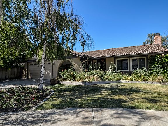 2nd image of 754 Gamay Ct