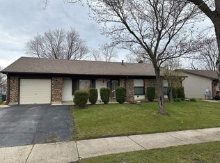 140 Old Mill Grove Rd, Lake Zurich, IL 60047