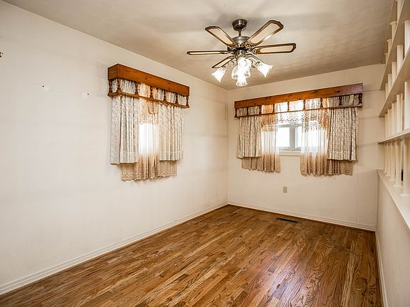 5th image of 500 White Oak Dr