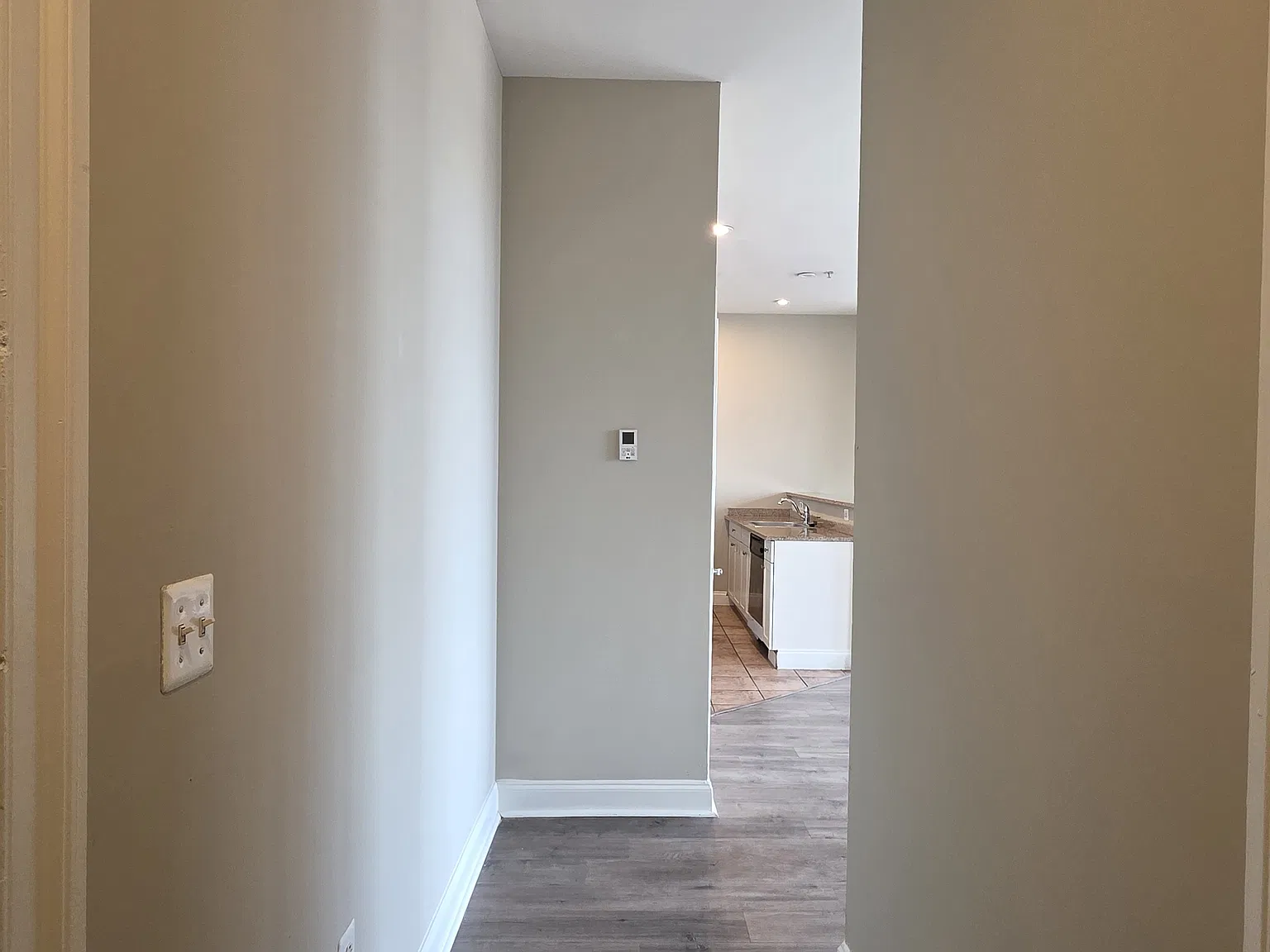 2 bed, 902 sqft, $2,575 — Photo 2