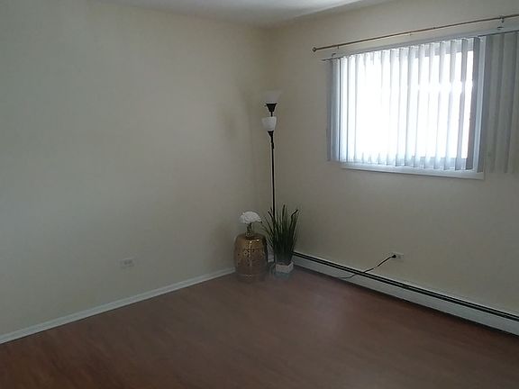 5th image of 3721 Ruby St APT 204