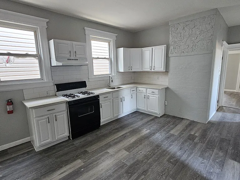 592 S 20th St #2 — Photo 13