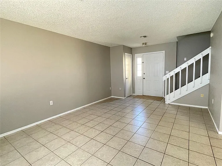 687 Lake Dexter Cir — Photo 4