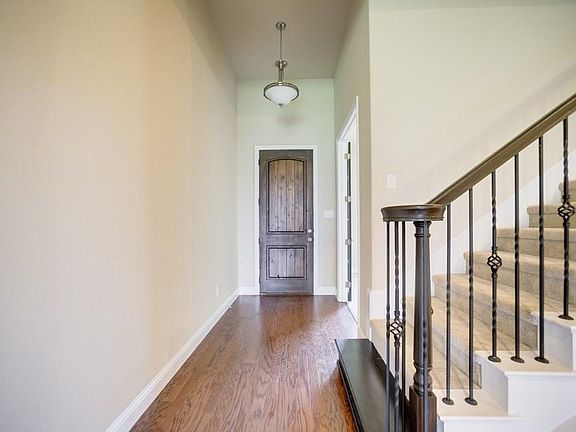 3rd image of 1177 Barberry Dr