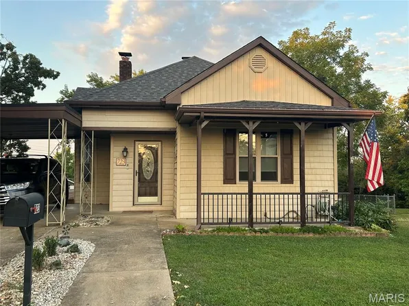 723 Rock Rd, De Soto, MO 63020