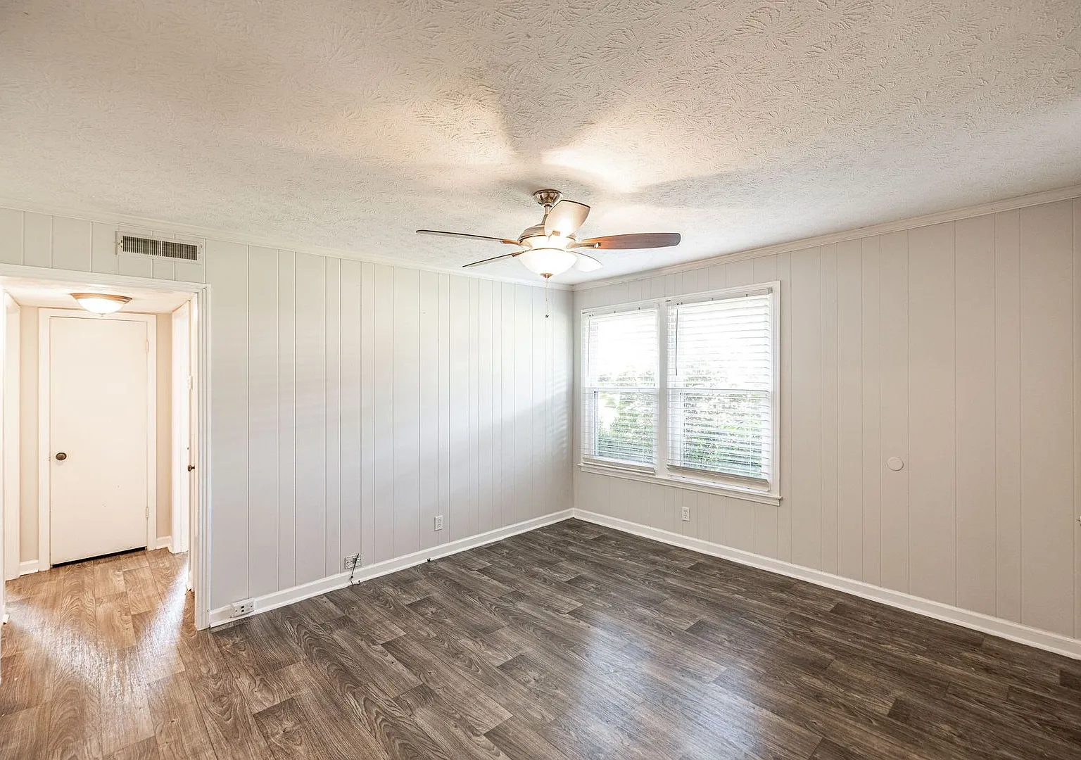 Charming Duplex Rental in Hendersonville! — Photo 2