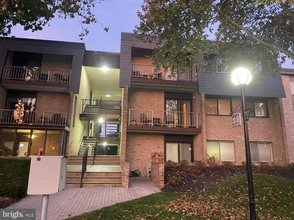 33 Stonehenge Cir, Baltimore, MD