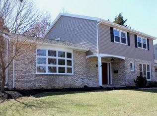 337 Barberry Dr, Hanover, PA 17331