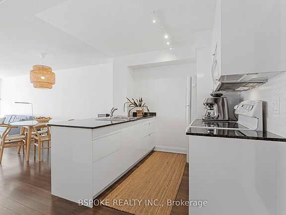5th image of 2191 Yonge St #3012