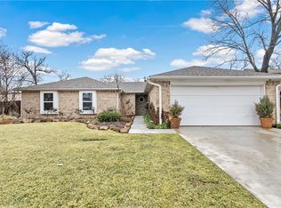 1203 Haddox Ct, College Station, TX 77845