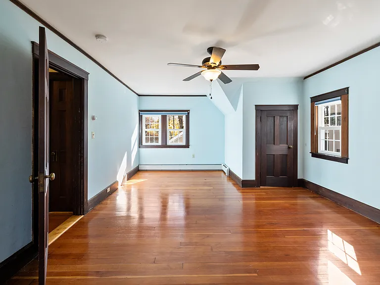61 Woodlawn Ave — Photo 10