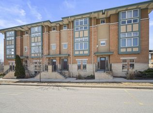 15259 W Library Ln, New Berlin, WI 53151