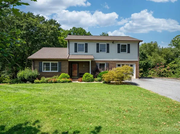 349 17th St NW, Hickory, NC 28601