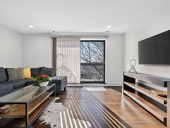 5th image of 711 S River Rd APT 617