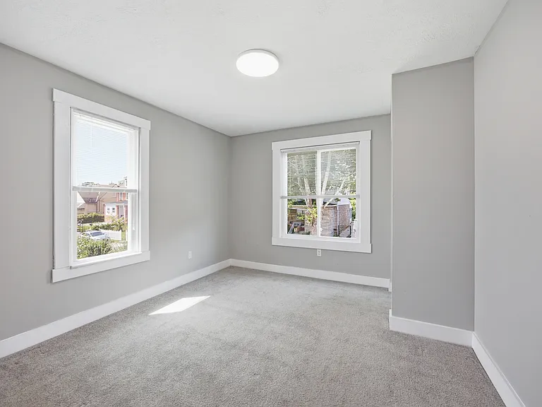 827 Hinnerman St — Photo 15