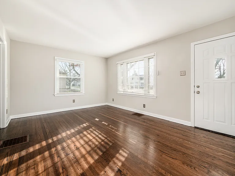 316 E Weisheimer Rd — Photo 11