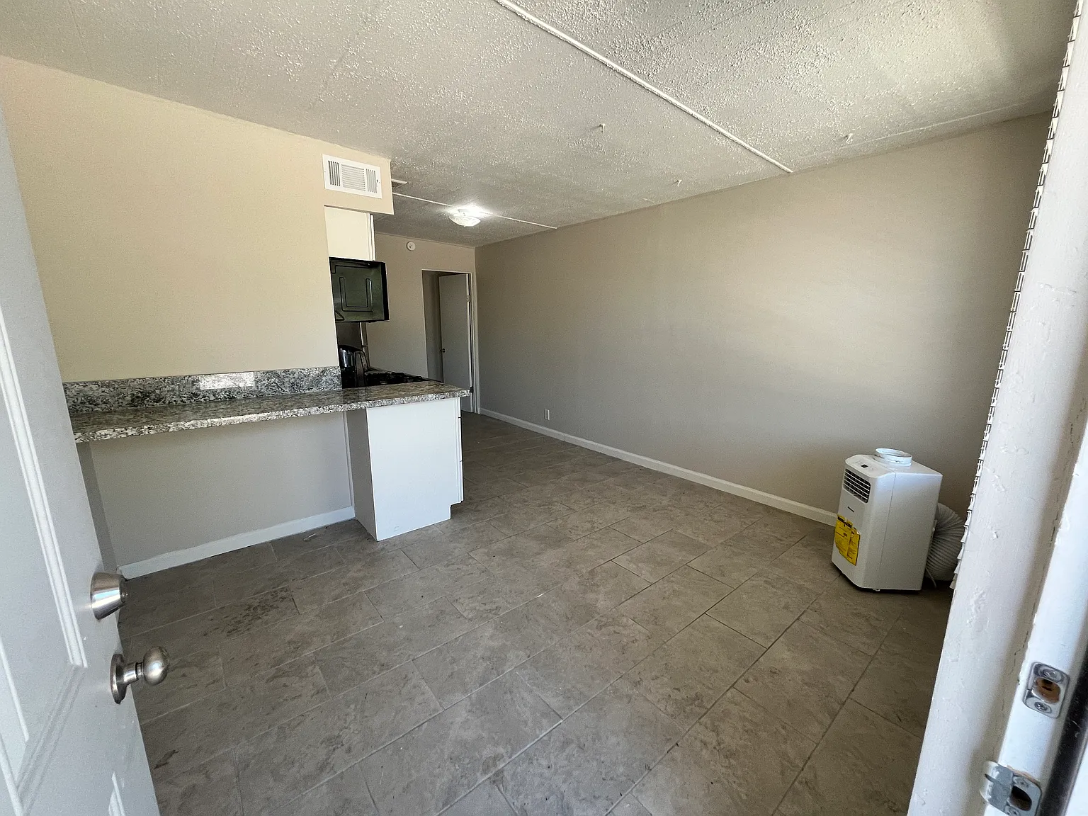1 bed, 600 sqft, $850 — Photo 3