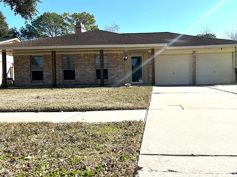 2423 Fairgreen Dr — Photo 20