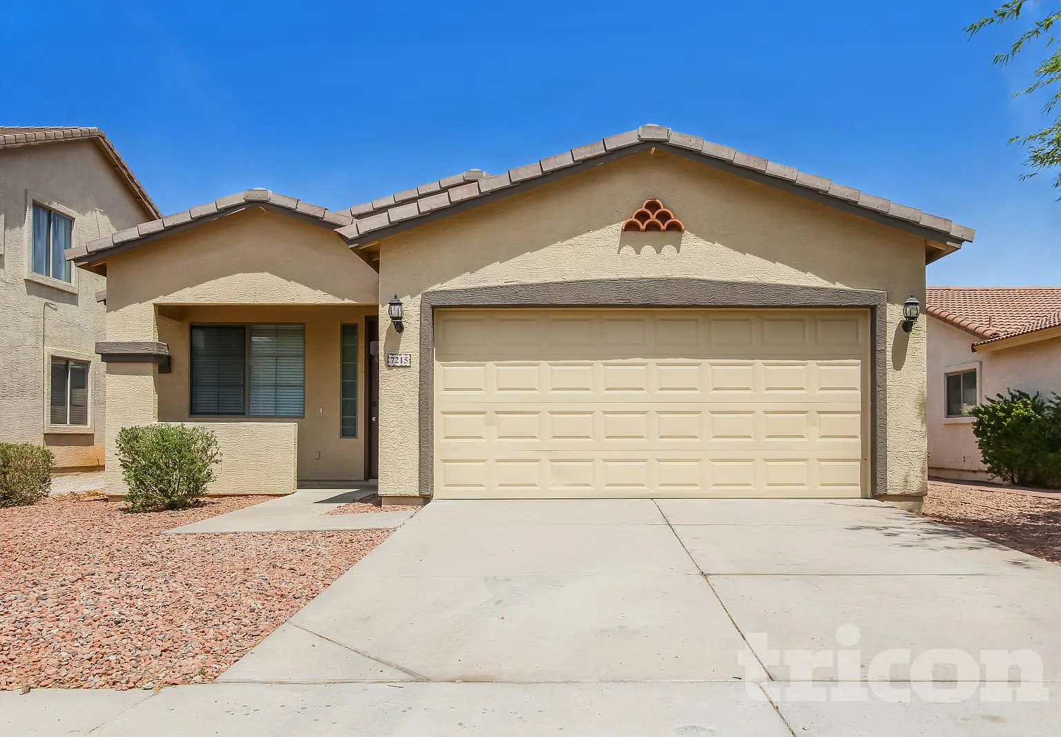 7215 S 38th Drive Phoenix AZ — Photo 1