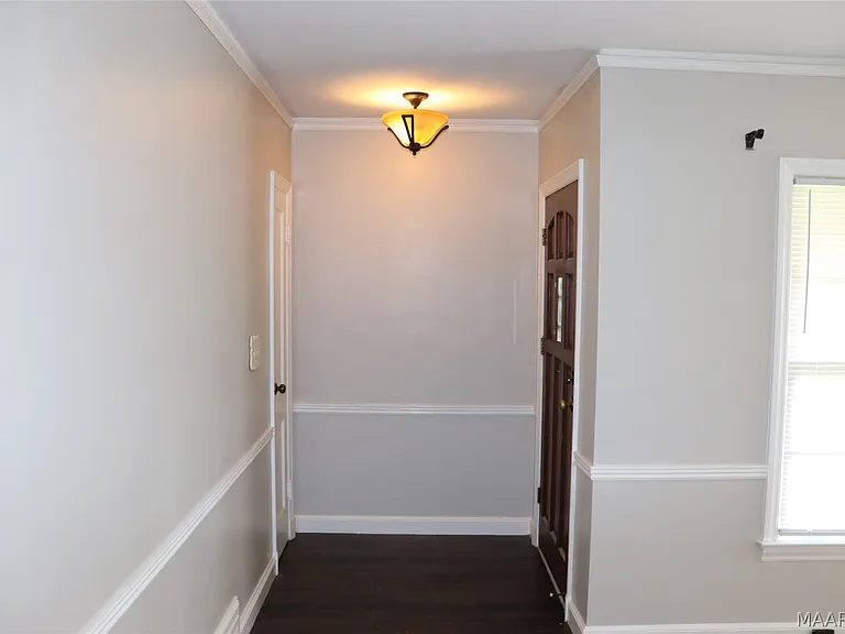 2781 Ashley Ave — Photo 3