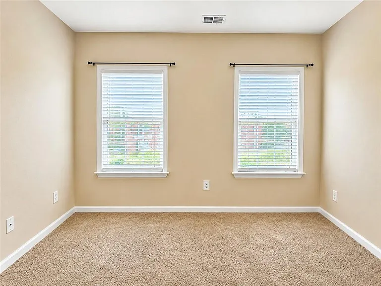 6065 Cameron Pointe — Photo 10