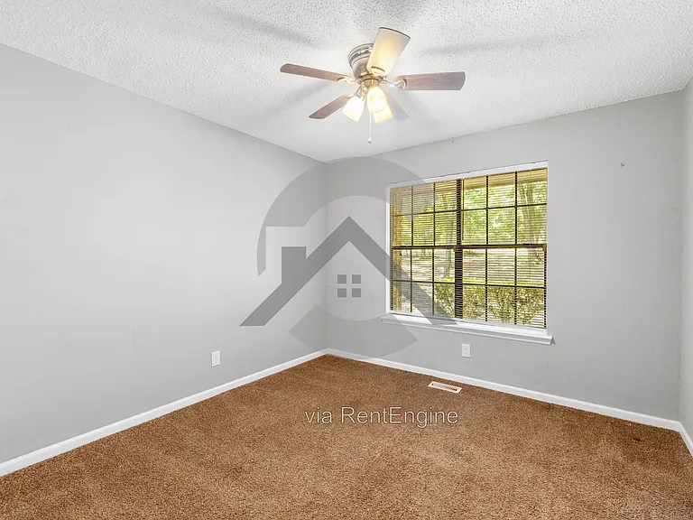 108 Robin Ln — Photo 11