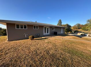 24 Hickory Dr, Charleroi, PA 15022