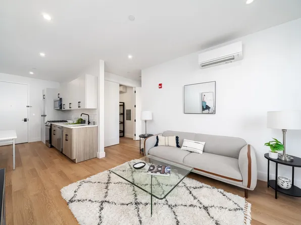 545 Martin Luther King Jr Drive image 7 of 13