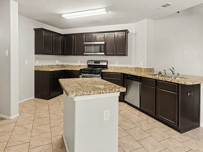 21622 Messara Ct — Photo 6