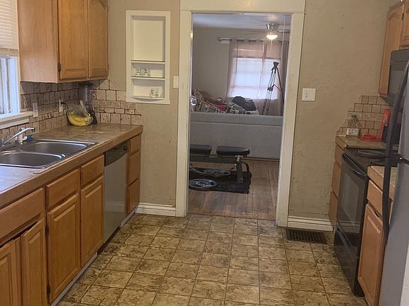2nd image of 718 17th St #A