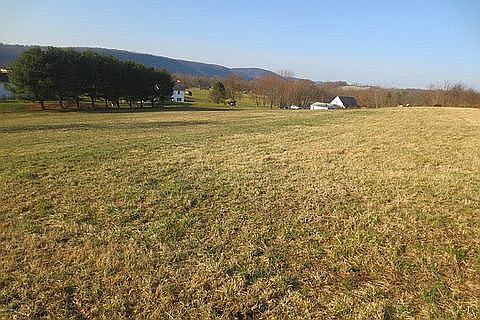 1st image of 18 Raven Ln